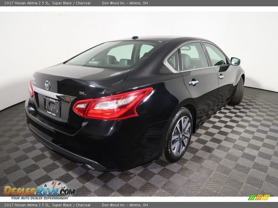2017 Nissan Altima 2.5 SL Super Black / Charcoal Photo #16