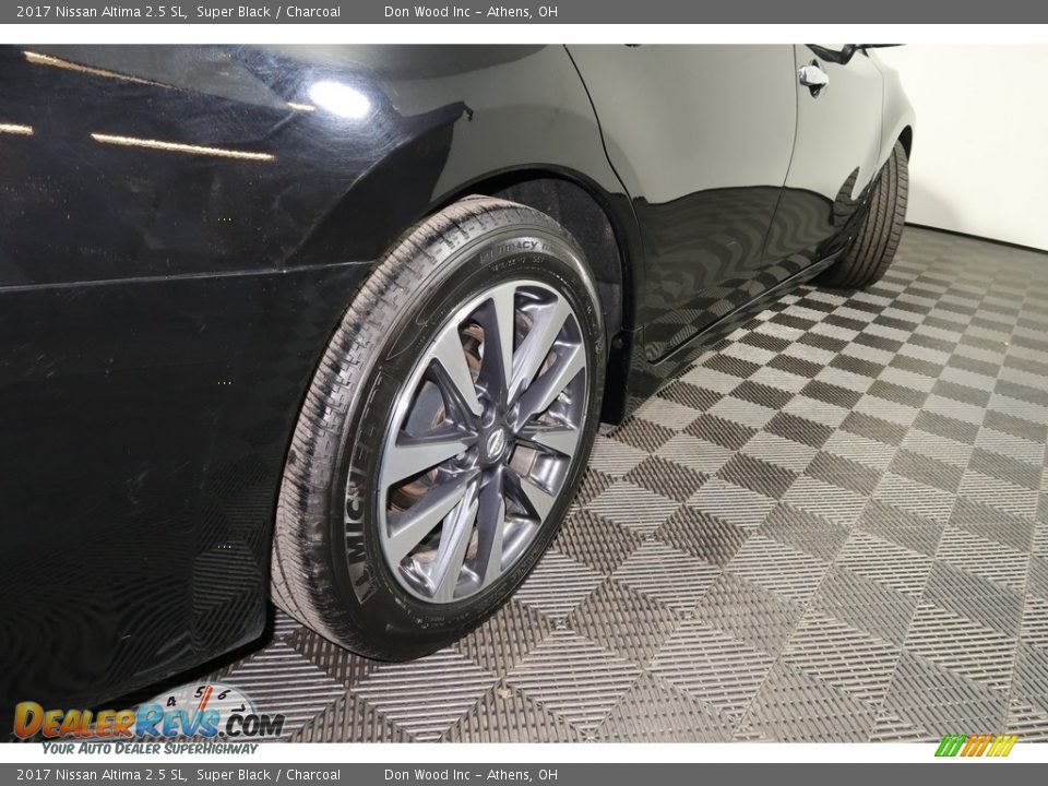 2017 Nissan Altima 2.5 SL Super Black / Charcoal Photo #24