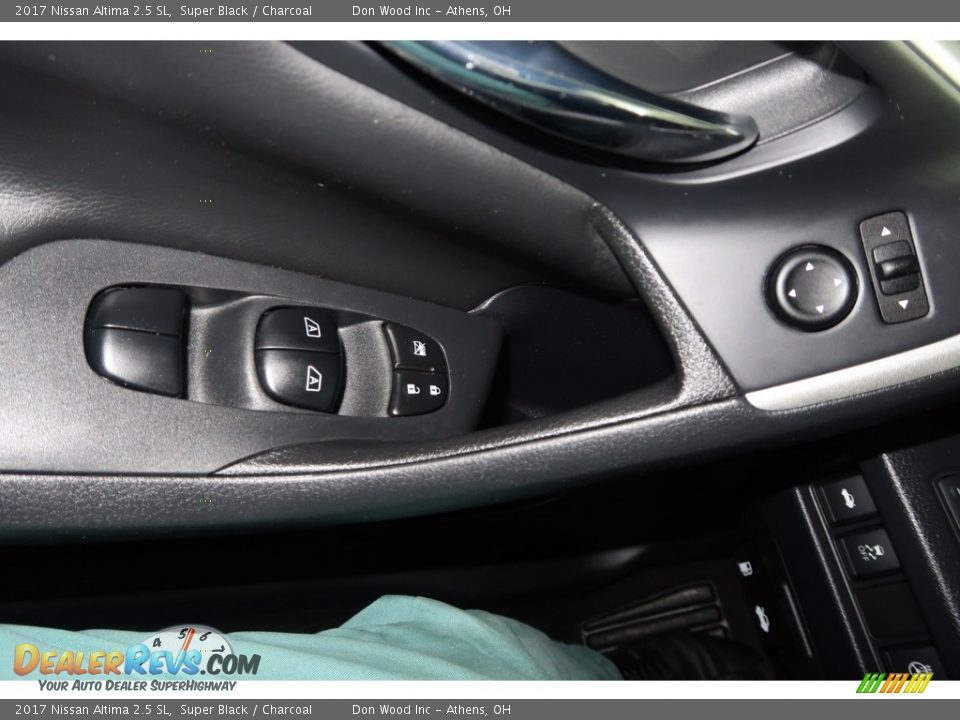 2017 Nissan Altima 2.5 SL Super Black / Charcoal Photo #36