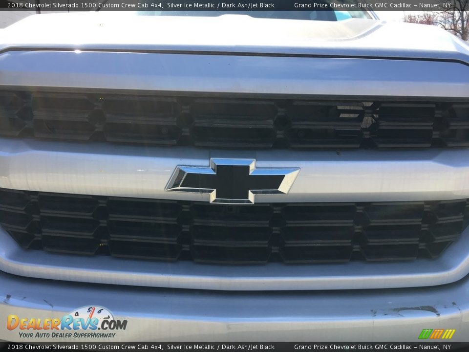 2018 Chevrolet Silverado 1500 Custom Crew Cab 4x4 Silver Ice Metallic / Dark Ash/Jet Black Photo #9