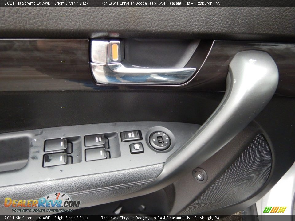 2011 Kia Sorento LX AWD Bright Silver / Black Photo #15