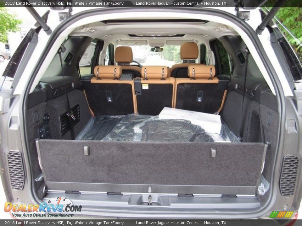 2018 Land Rover Discovery HSE Trunk Photo #17