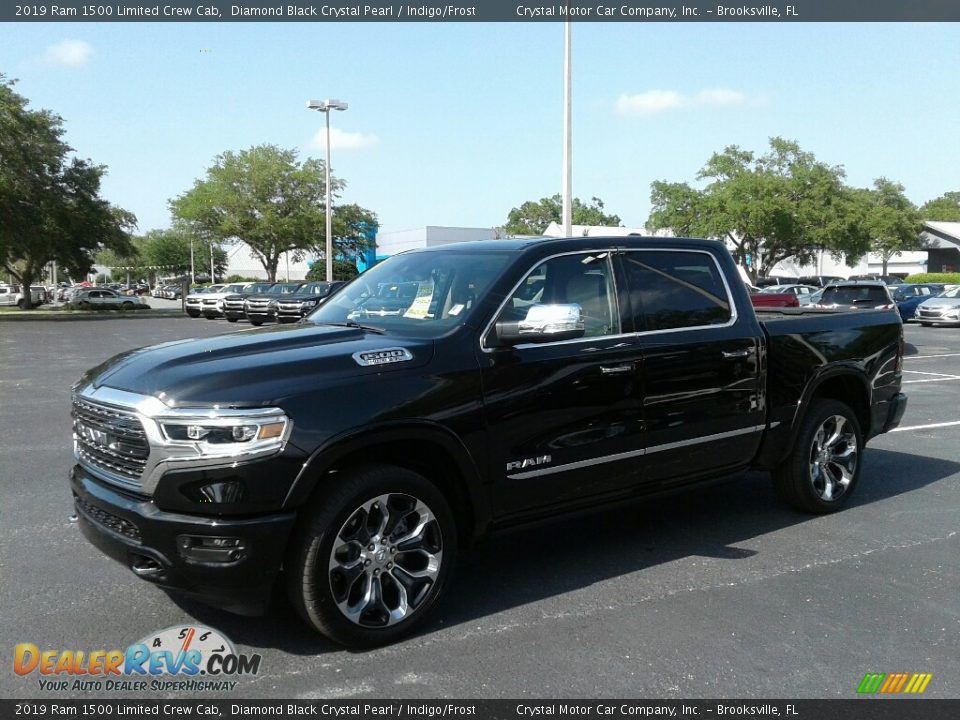 Front 3/4 View of 2019 Ram 1500 Limited Crew Cab Photo #1