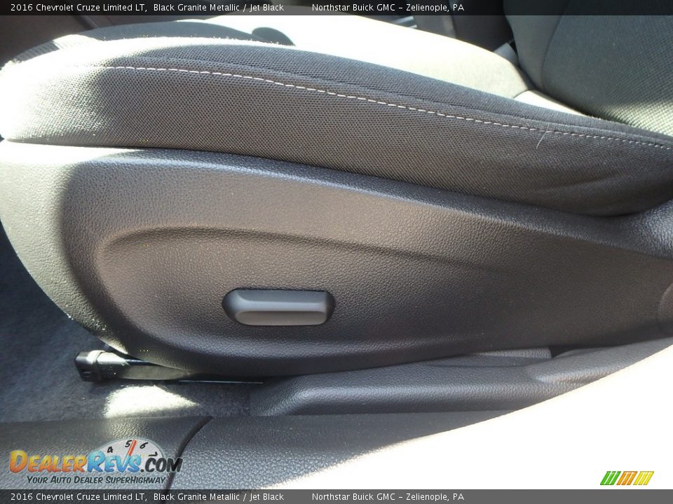 2016 Chevrolet Cruze Limited LT Black Granite Metallic / Jet Black Photo #20