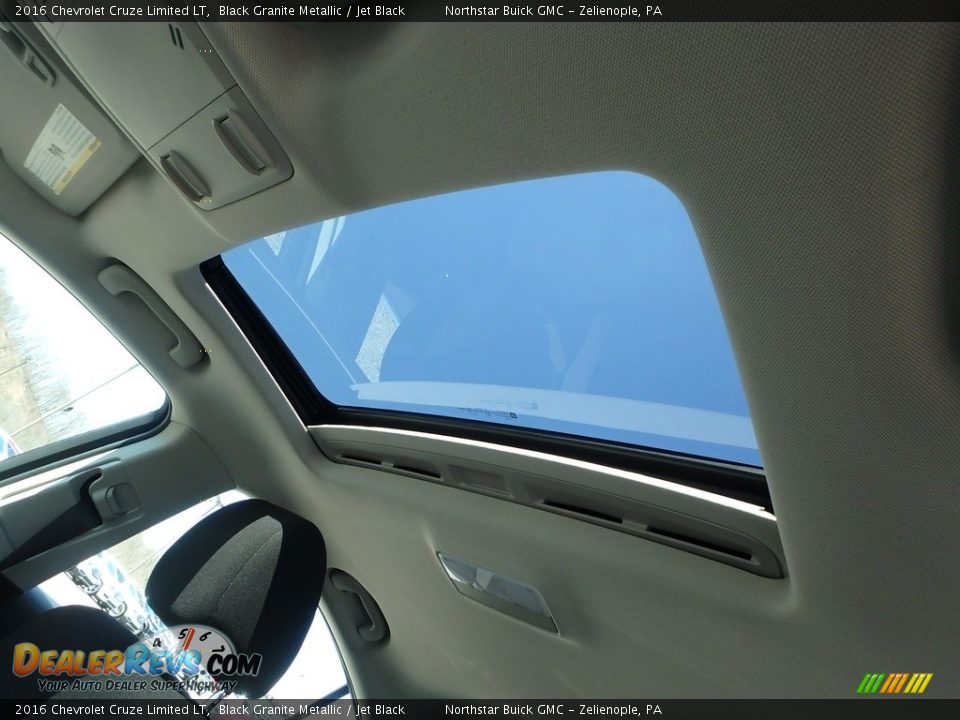 2016 Chevrolet Cruze Limited LT Black Granite Metallic / Jet Black Photo #22