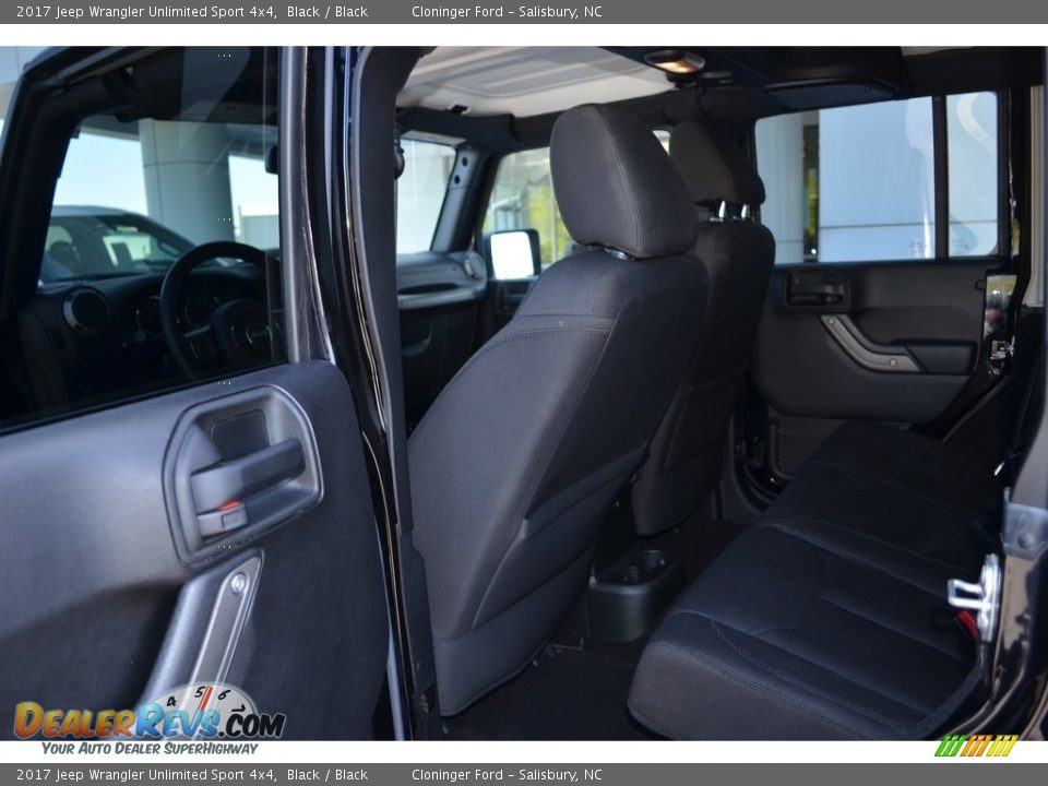2017 Jeep Wrangler Unlimited Sport 4x4 Black / Black Photo #13