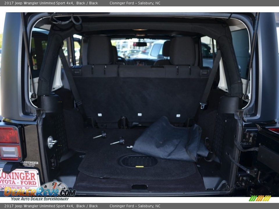 2017 Jeep Wrangler Unlimited Sport 4x4 Black / Black Photo #17