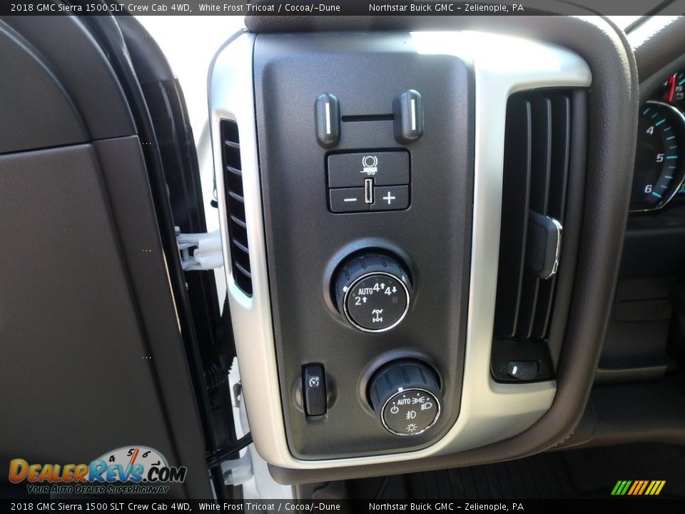 2018 GMC Sierra 1500 SLT Crew Cab 4WD White Frost Tricoat / Cocoa/­Dune Photo #15