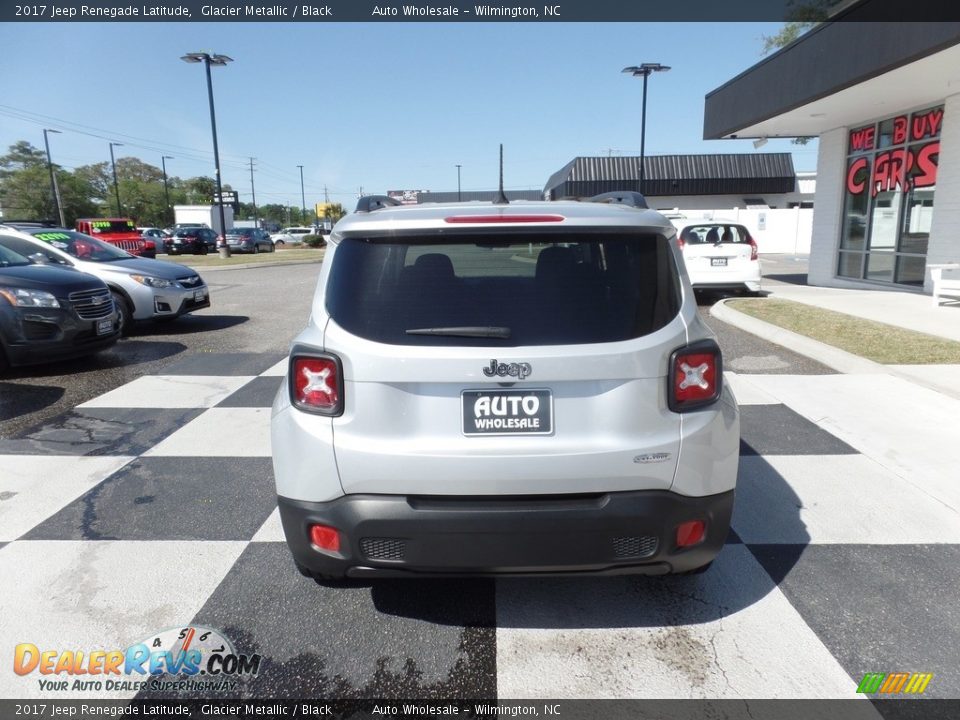 2017 Jeep Renegade Latitude Glacier Metallic / Black Photo #4