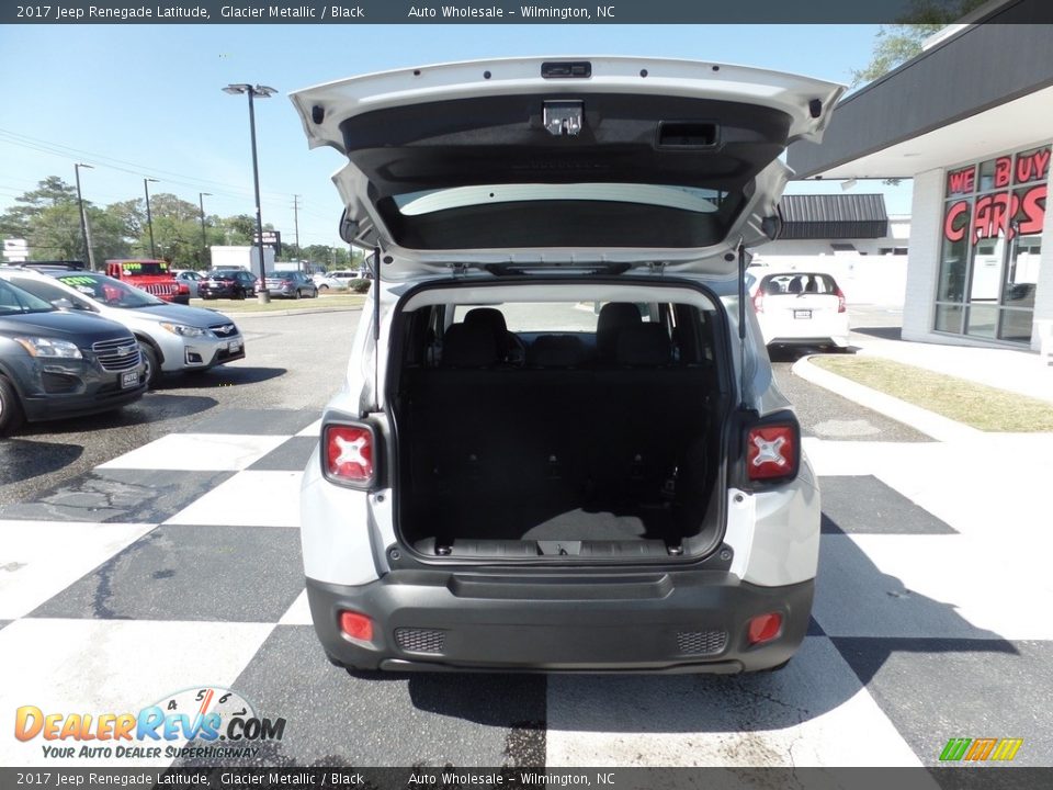2017 Jeep Renegade Latitude Glacier Metallic / Black Photo #5