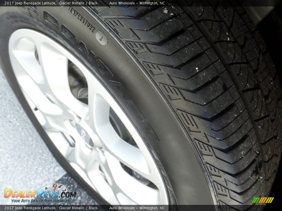 2017 Jeep Renegade Latitude Glacier Metallic / Black Photo #8