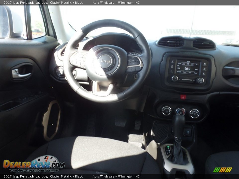 2017 Jeep Renegade Latitude Glacier Metallic / Black Photo #15