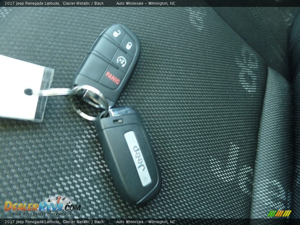 2017 Jeep Renegade Latitude Glacier Metallic / Black Photo #20