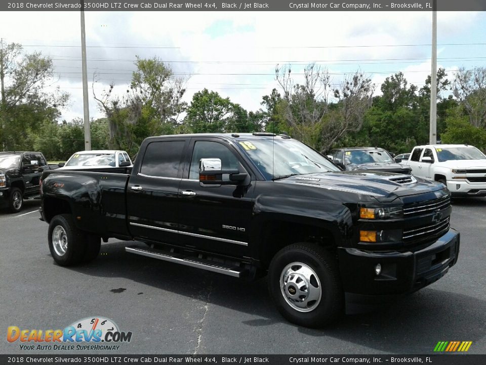 Front 3/4 View of 2018 Chevrolet Silverado 3500HD LTZ Crew Cab Dual Rear Wheel 4x4 Photo #7