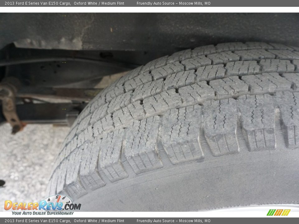 2013 Ford E Series Van E150 Cargo Oxford White / Medium Flint Photo #25