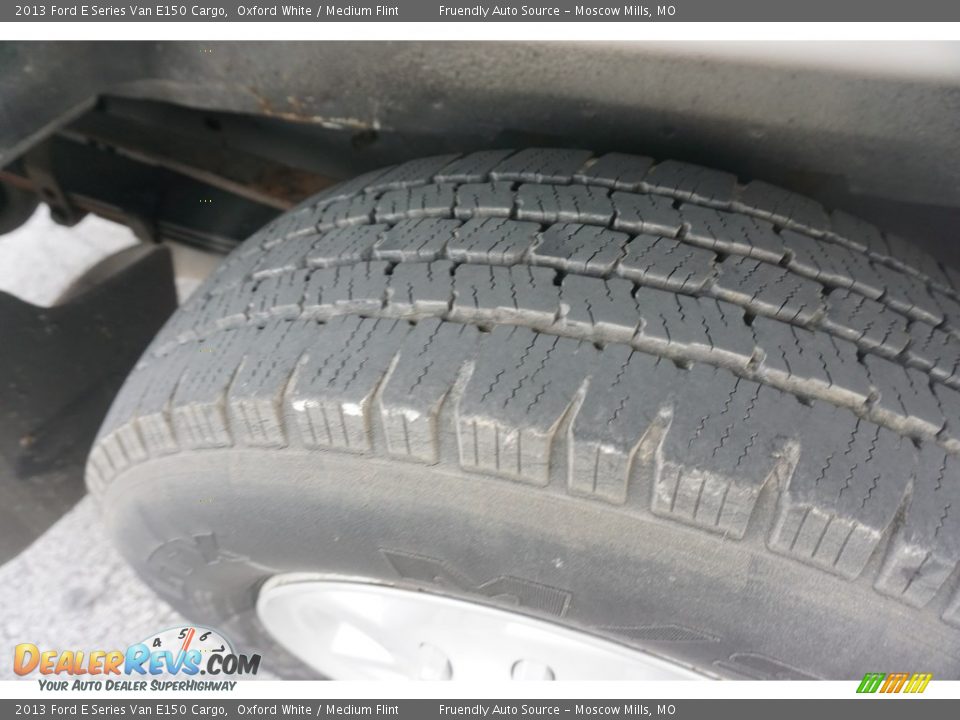 2013 Ford E Series Van E150 Cargo Oxford White / Medium Flint Photo #26