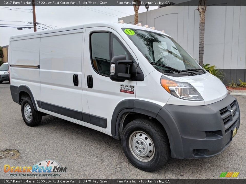 2017 Ram ProMaster 1500 Low Roof Cargo Van Bright White / Gray Photo #1
