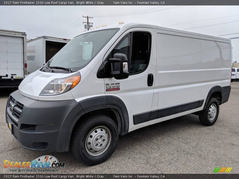 2017 Ram ProMaster 1500 Low Roof Cargo Van Bright White / Gray Photo #3