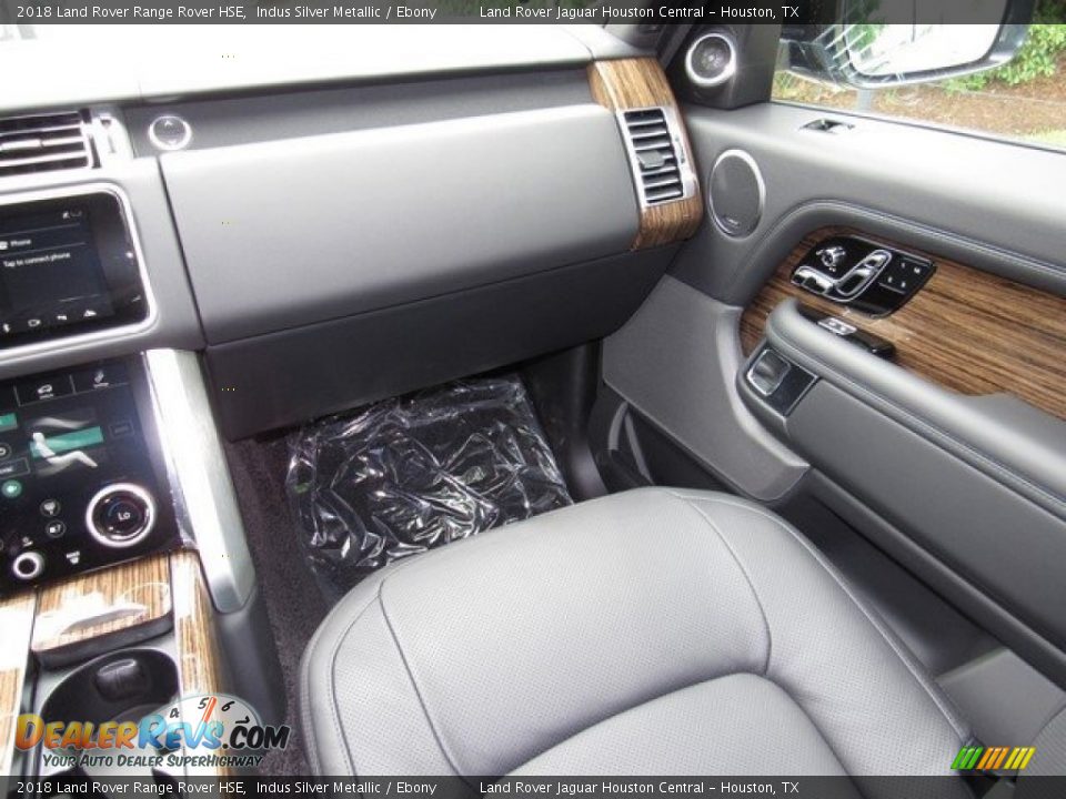 Dashboard of 2018 Land Rover Range Rover HSE Photo #15