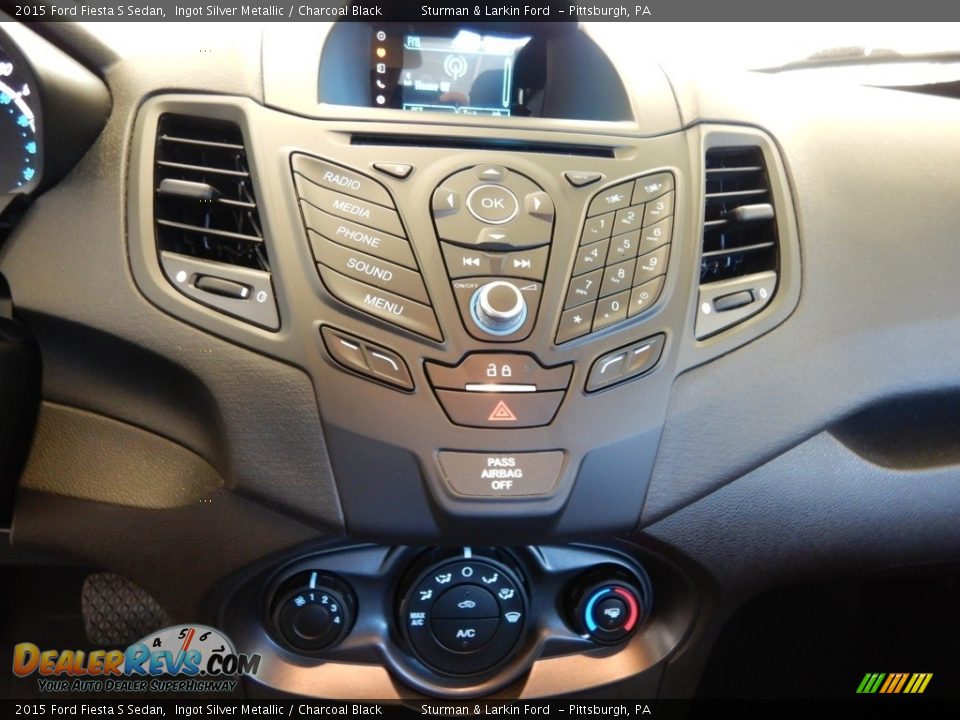 2015 Ford Fiesta S Sedan Ingot Silver Metallic / Charcoal Black Photo #14