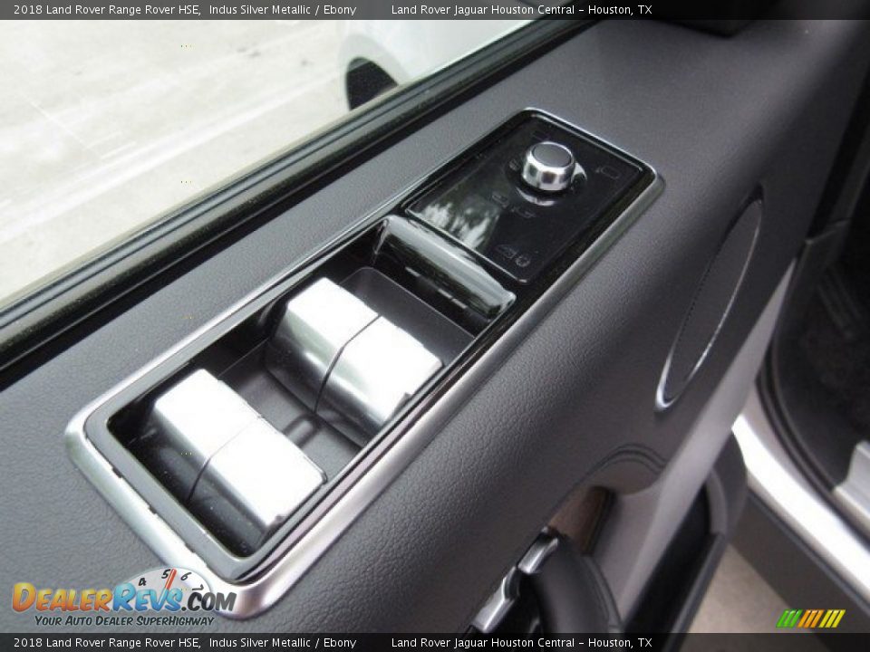 Controls of 2018 Land Rover Range Rover HSE Photo #28