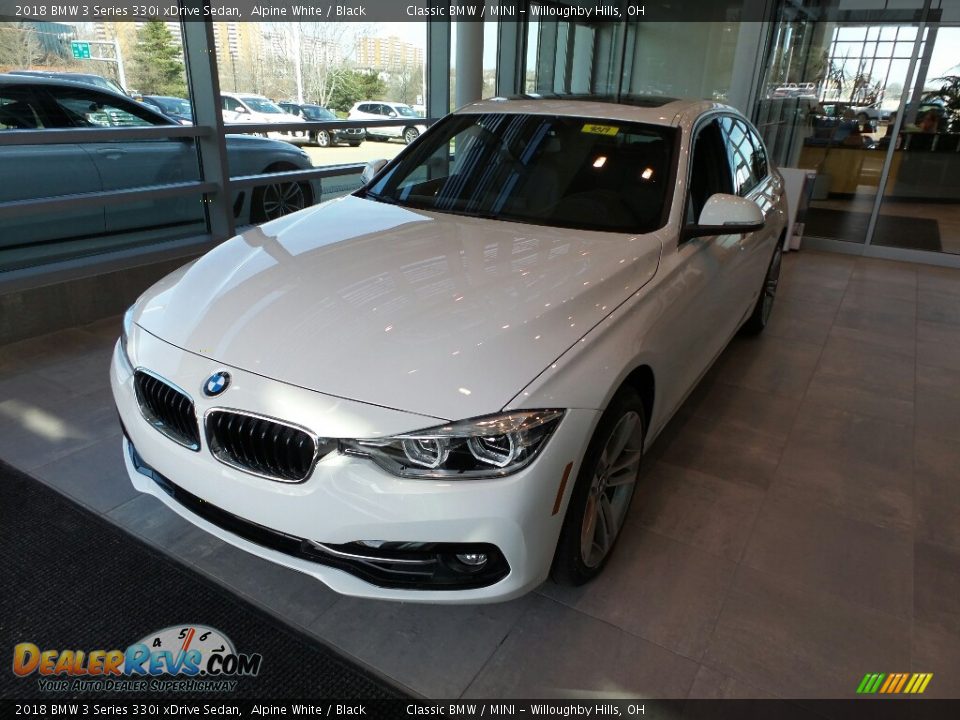 2018 BMW 3 Series 330i xDrive Sedan Alpine White / Black Photo #3