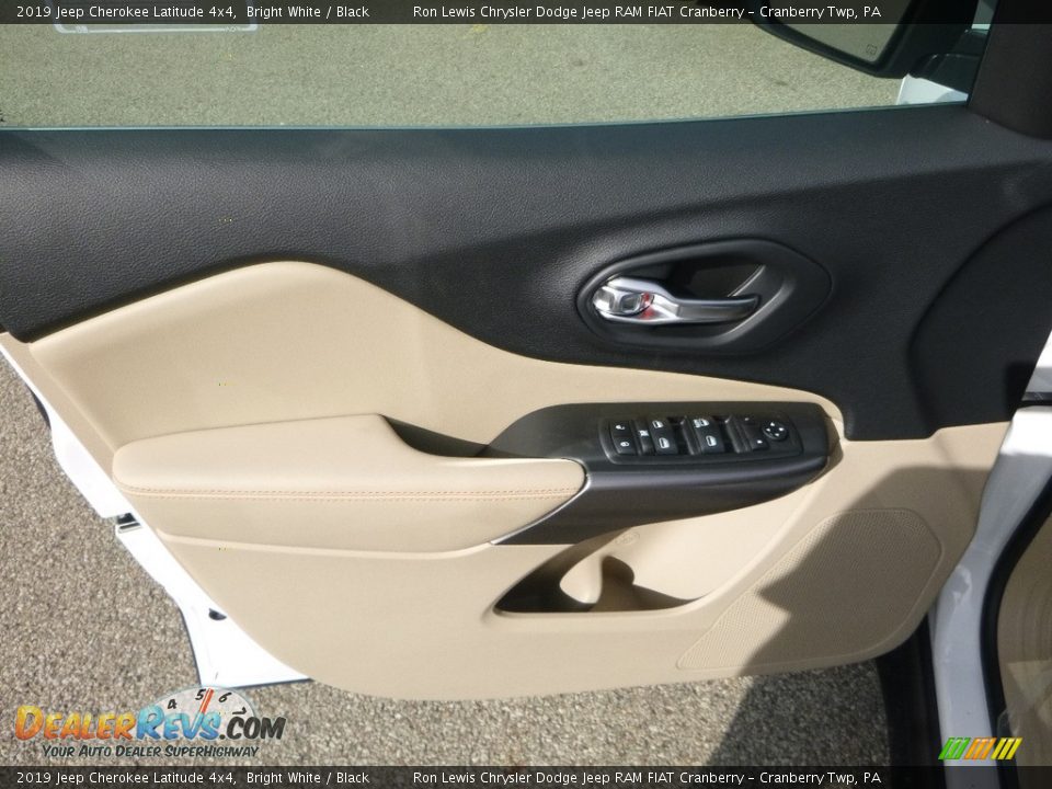 2019 Jeep Cherokee Latitude 4x4 Bright White / Black Photo #14