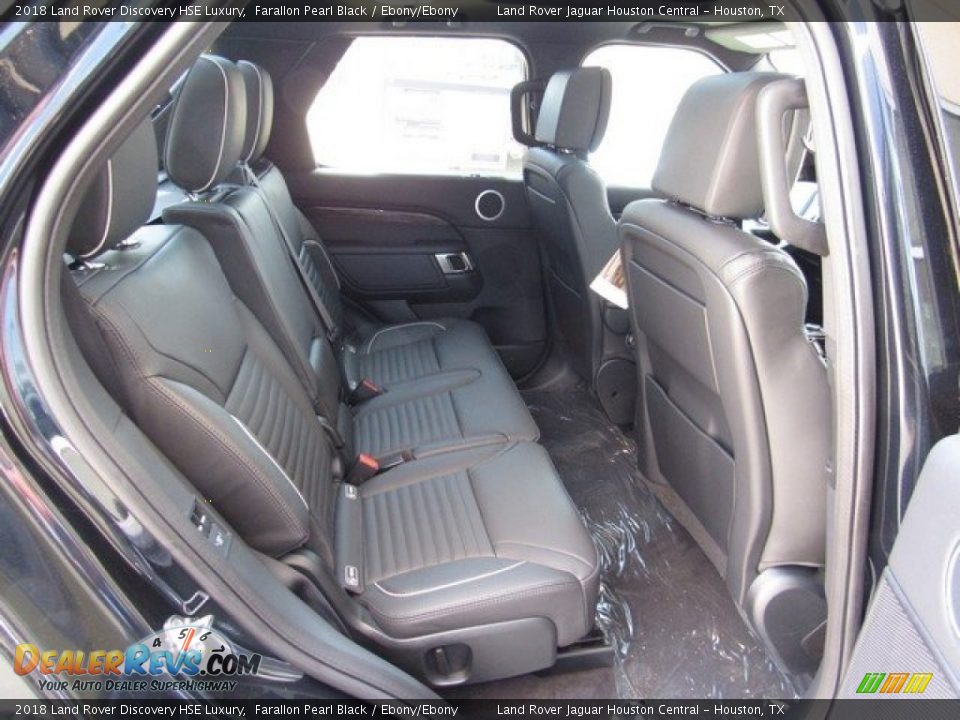 Rear Seat of 2018 Land Rover Discovery HSE Luxury Photo #19