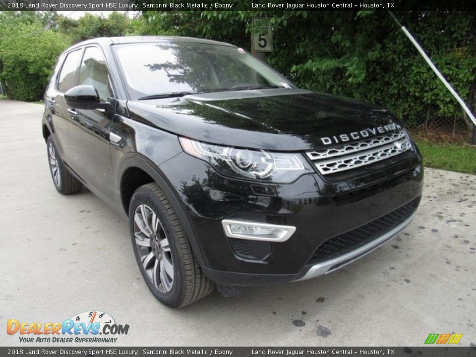 Front 3/4 View of 2018 Land Rover Discovery Sport HSE Luxury Photo #2