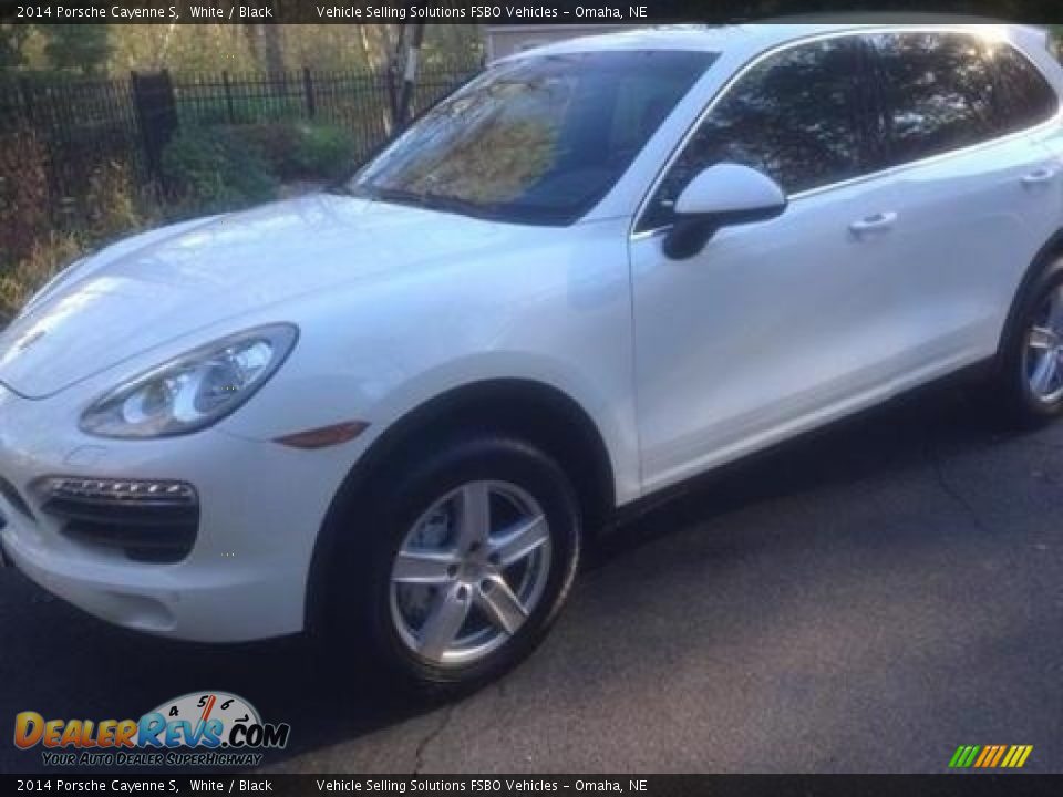 2014 Porsche Cayenne S White / Black Photo #1