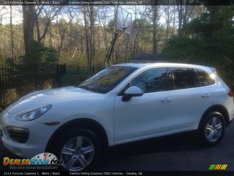 2014 Porsche Cayenne S White / Black Photo #3