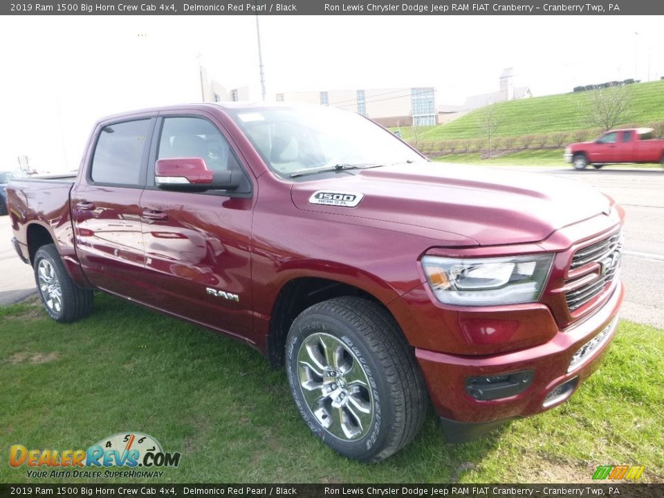 Front 3/4 View of 2019 Ram 1500 Big Horn Crew Cab 4x4 Photo #6