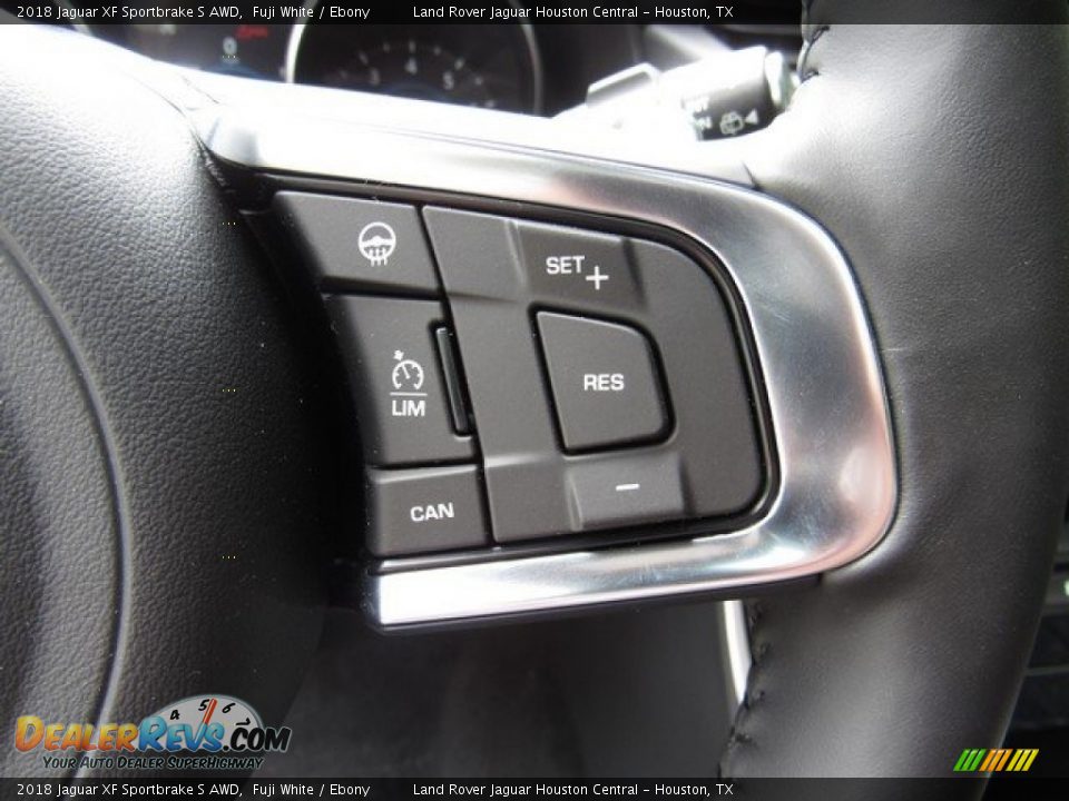 Controls of 2018 Jaguar XF Sportbrake S AWD Photo #29
