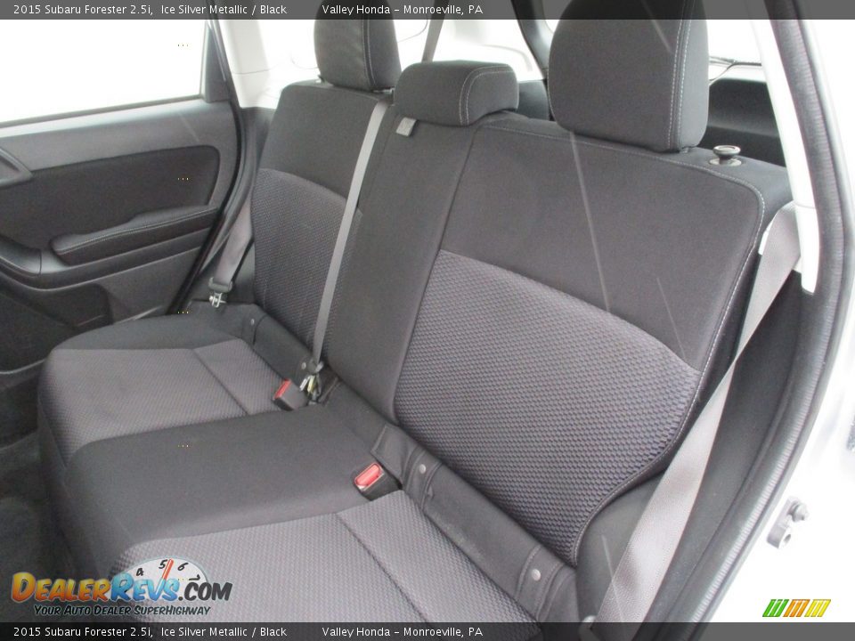 2015 Subaru Forester 2.5i Ice Silver Metallic / Black Photo #12