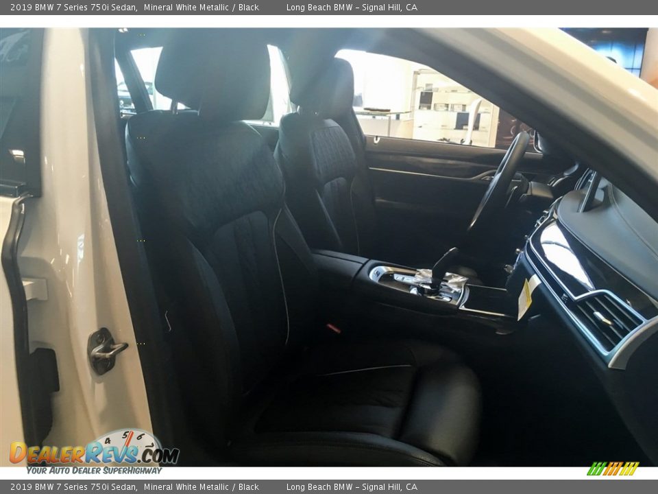 2019 BMW 7 Series 750i Sedan Mineral White Metallic / Black Photo #2