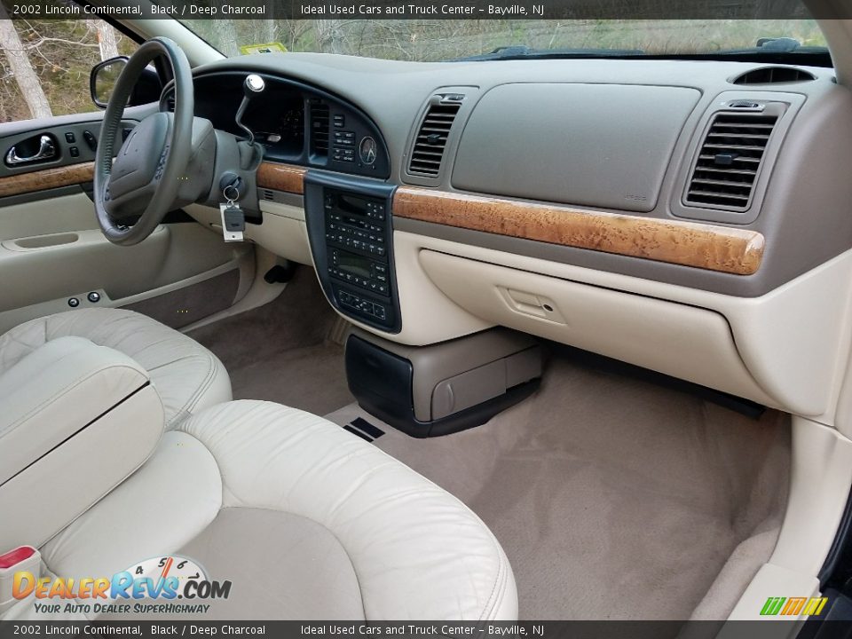 2002 Lincoln Continental Black / Deep Charcoal Photo #9