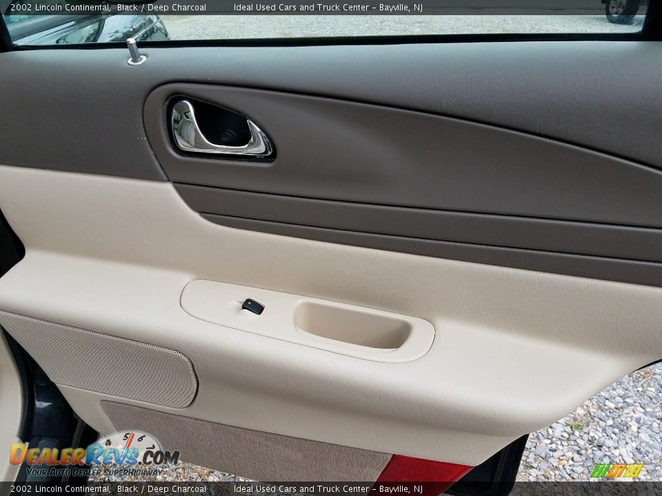 2002 Lincoln Continental Black / Deep Charcoal Photo #13
