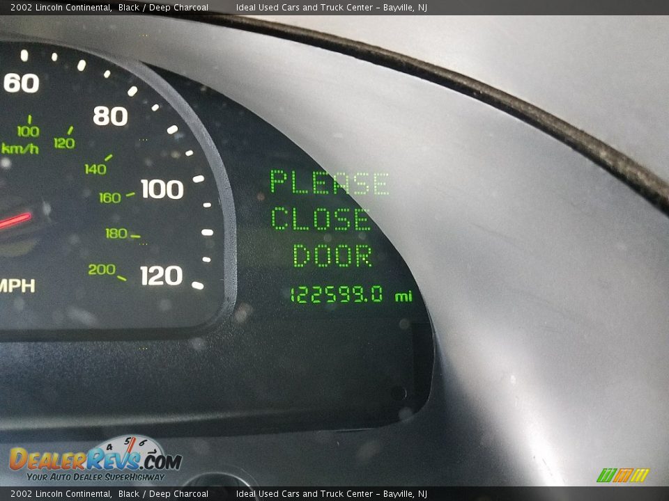 2002 Lincoln Continental Black / Deep Charcoal Photo #16
