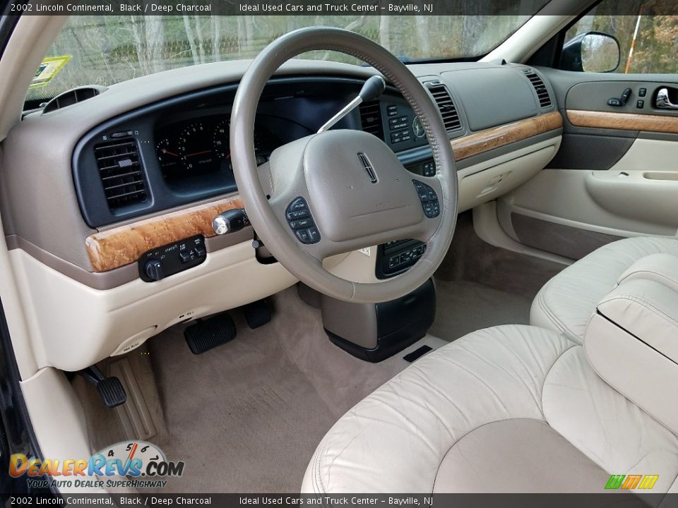 2002 Lincoln Continental Black / Deep Charcoal Photo #22