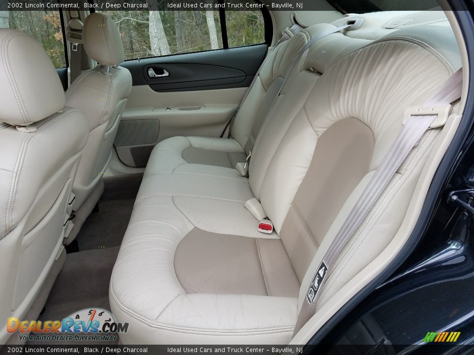 2002 Lincoln Continental Black / Deep Charcoal Photo #24