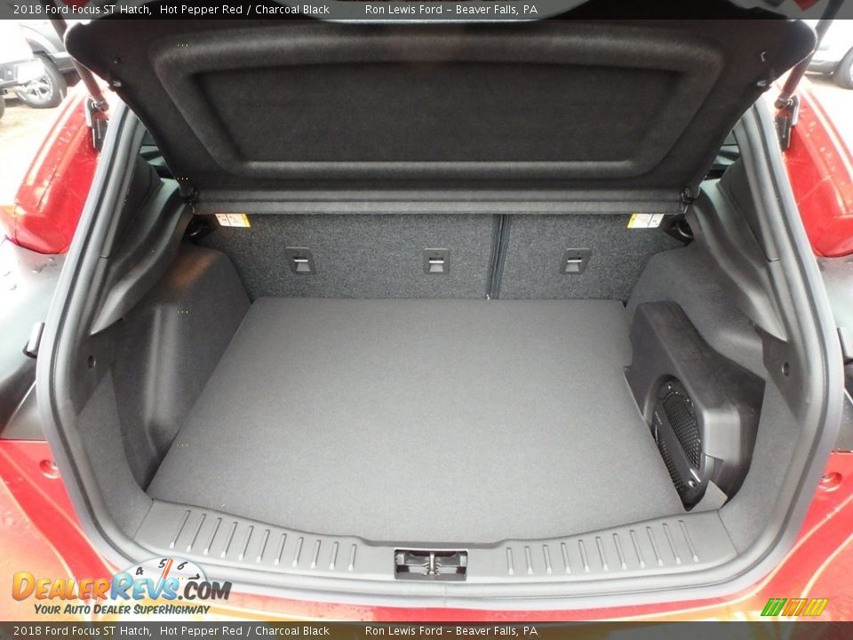 2018 Ford Focus ST Hatch Trunk Photo #4