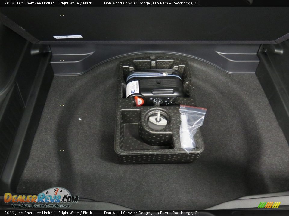 Tool Kit of 2019 Jeep Cherokee Limited Photo #26