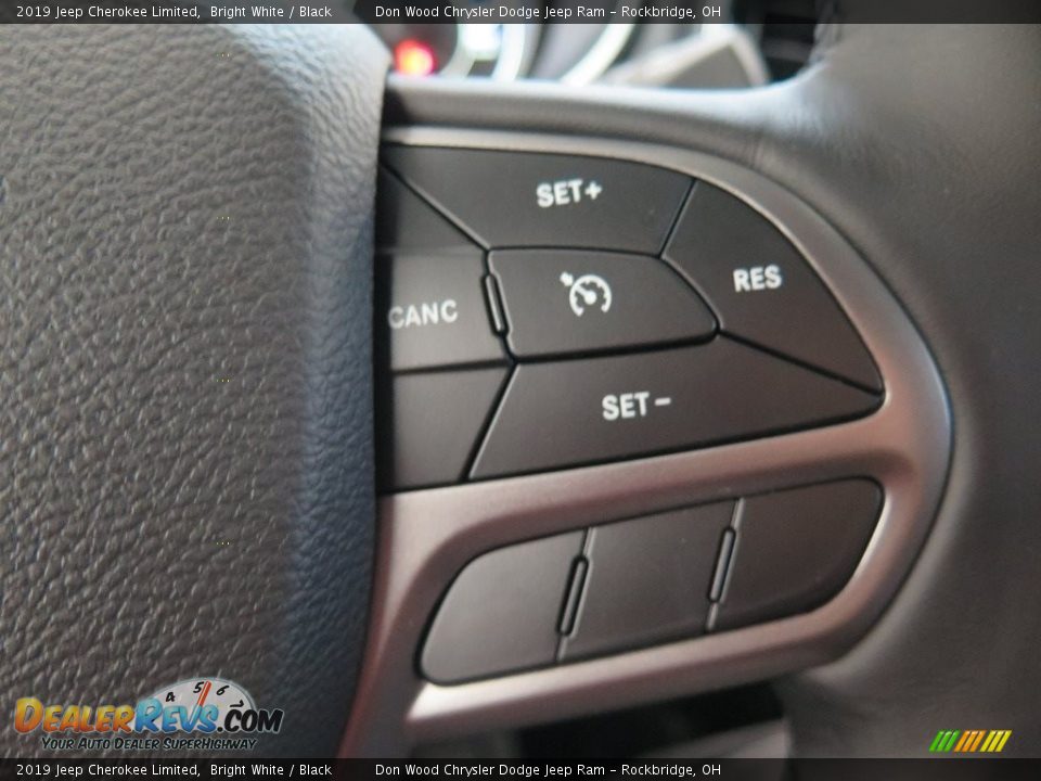 Controls of 2019 Jeep Cherokee Limited Photo #30