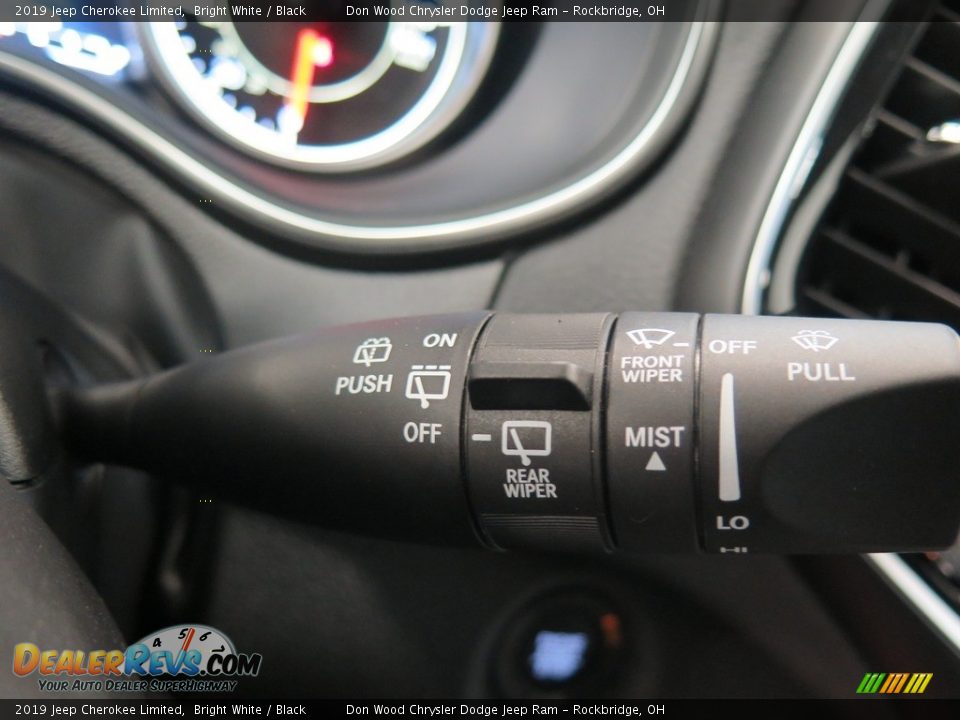 Controls of 2019 Jeep Cherokee Limited Photo #32
