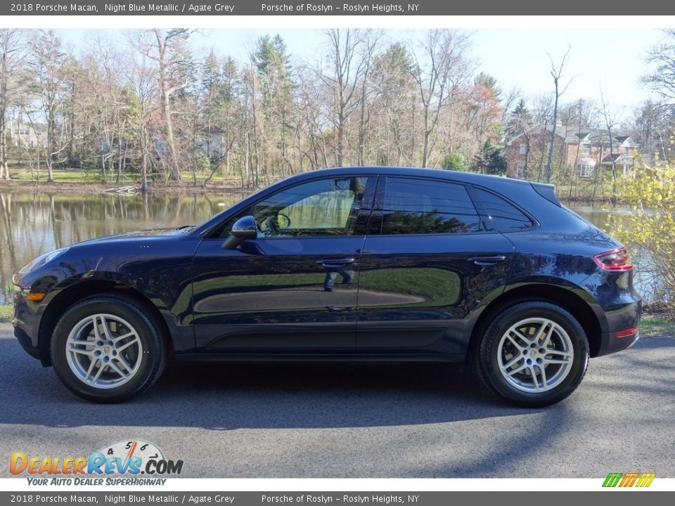 Night Blue Metallic 2018 Porsche Macan  Photo #3