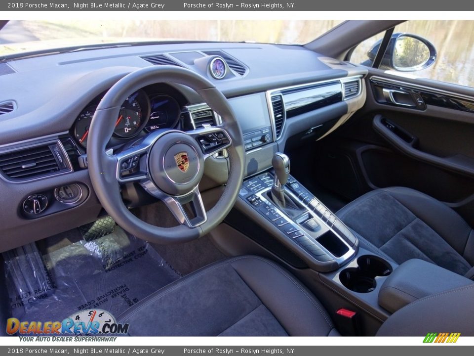 Agate Grey Interior - 2018 Porsche Macan  Photo #10