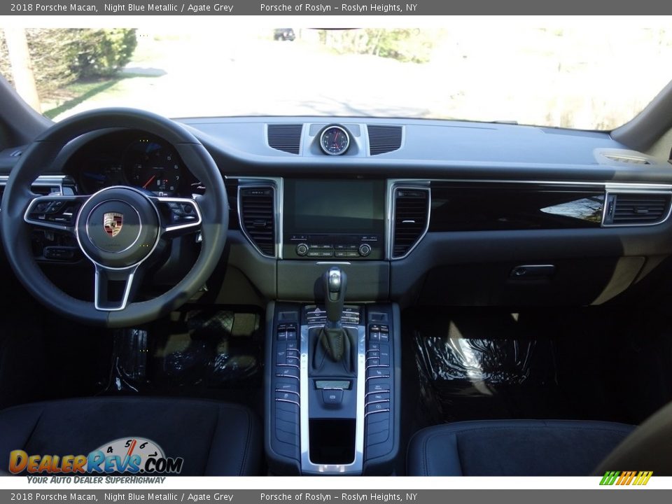 Dashboard of 2018 Porsche Macan  Photo #13