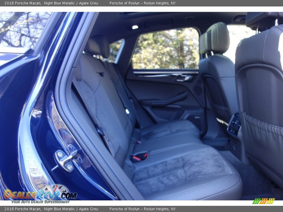 Rear Seat of 2018 Porsche Macan  Photo #17