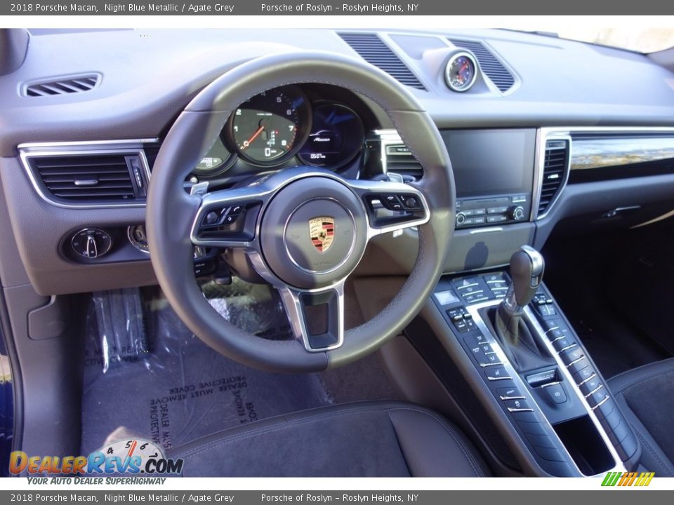 2018 Porsche Macan  Steering Wheel Photo #18