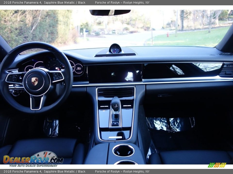 Dashboard of 2018 Porsche Panamera 4 Photo #14